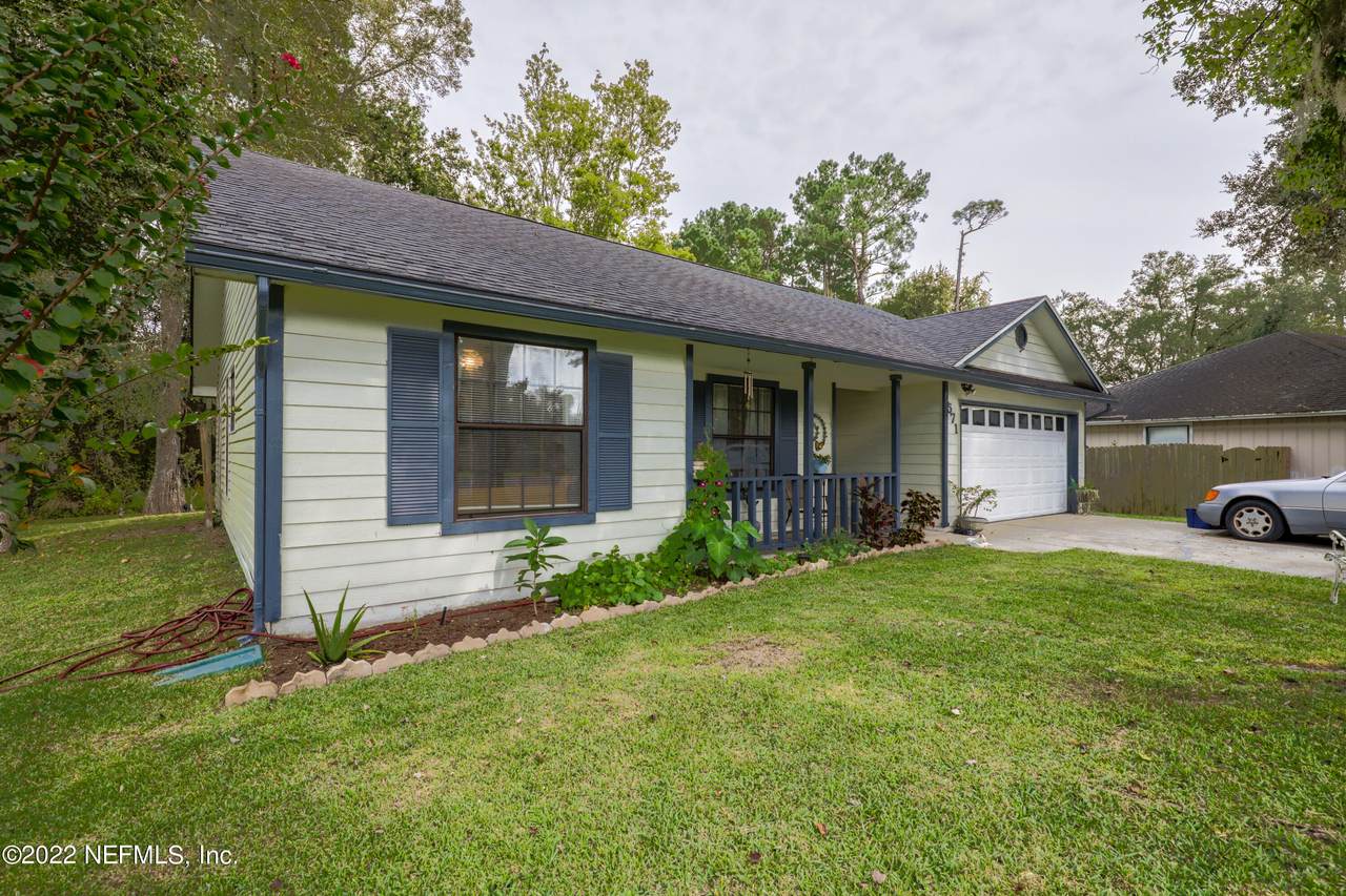 571 Robert Livingston St - Photo 1