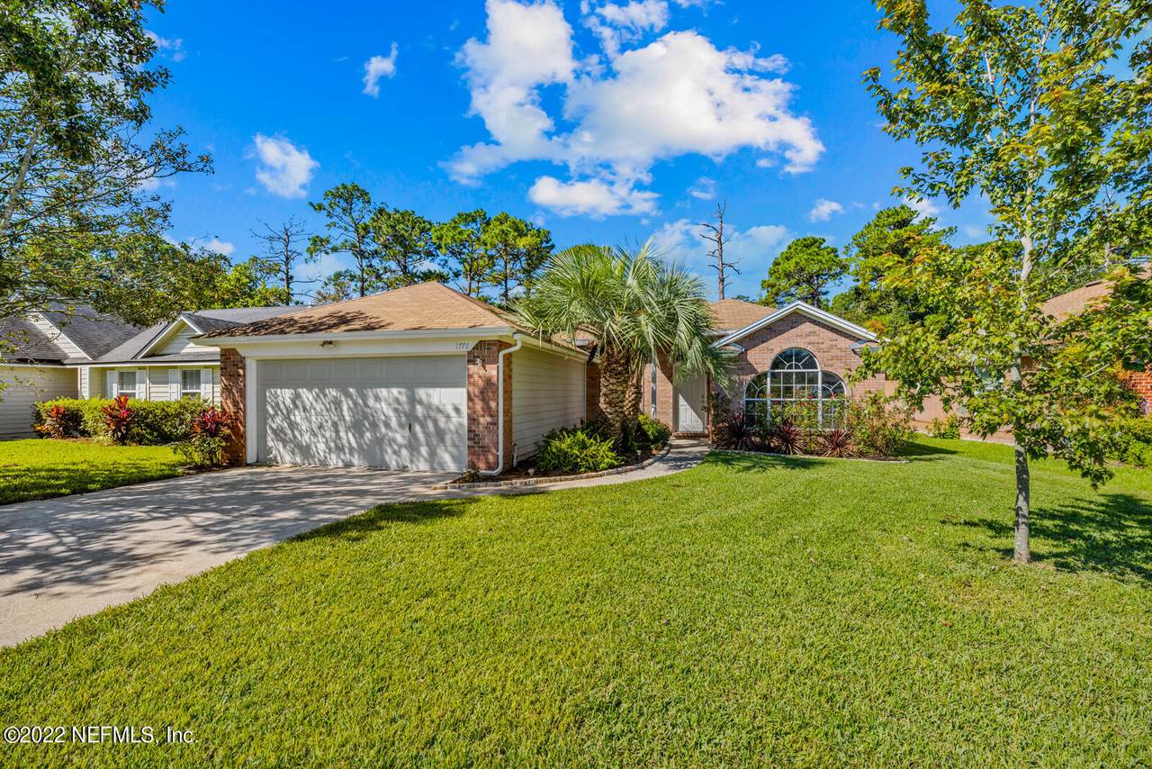 1776 Chandelier Cir - Photo 1