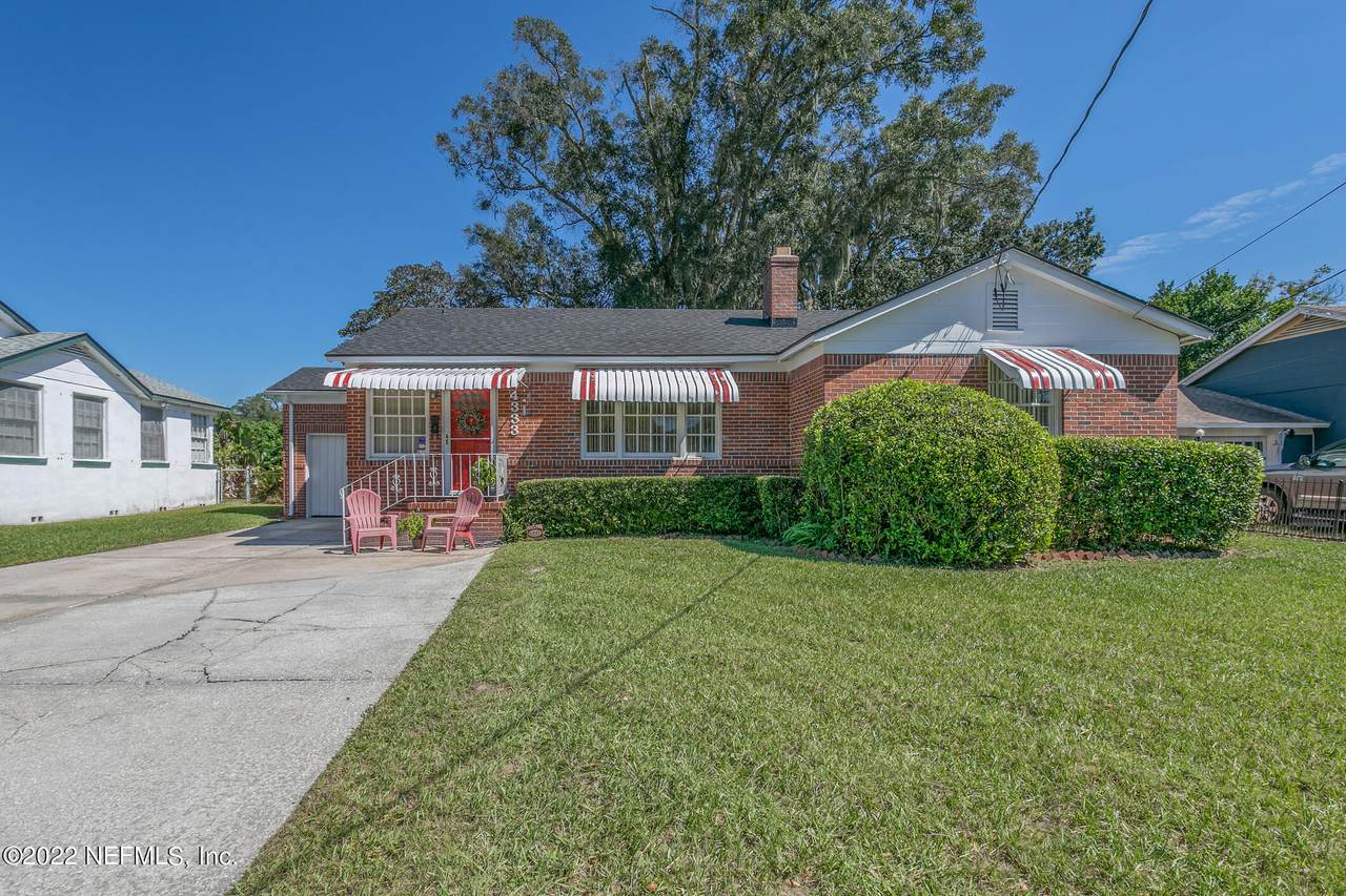 4333 Redwood Ave - Photo 1