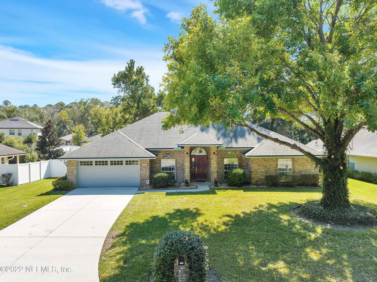 2552 Emperor Dr - Photo 1
