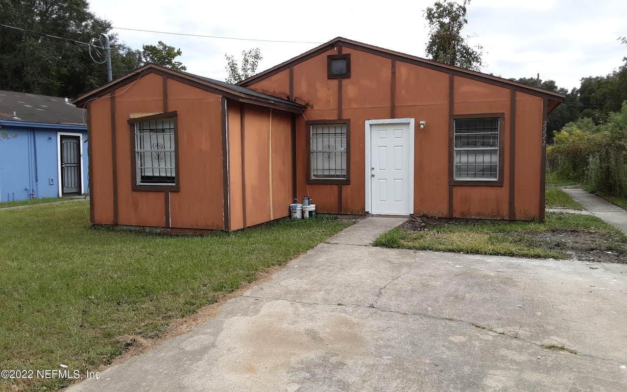 2222 2ND St - Photo 1