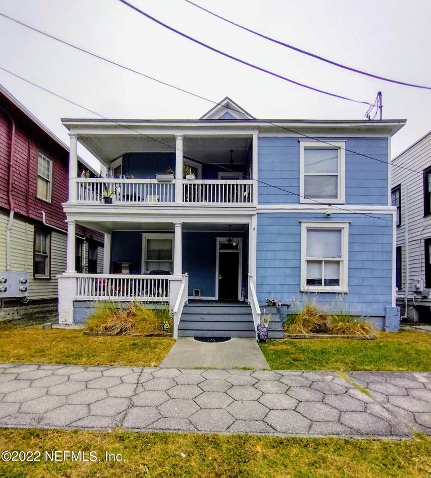 115 4TH St - Photo 1