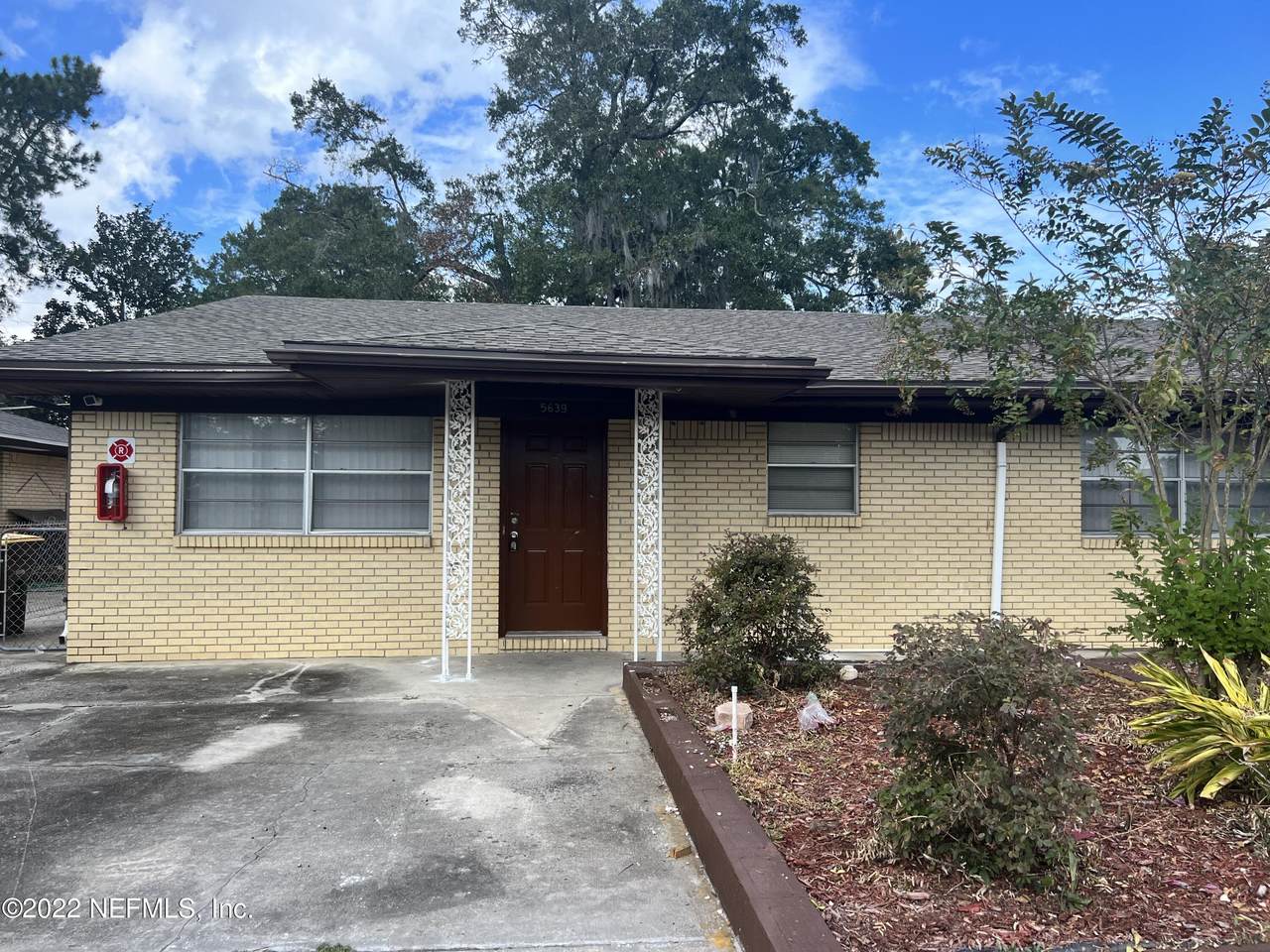 5639 Akra Ave - Photo 1