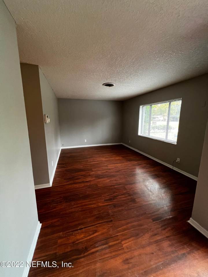 9433 Sibbald Rd - Photo 1