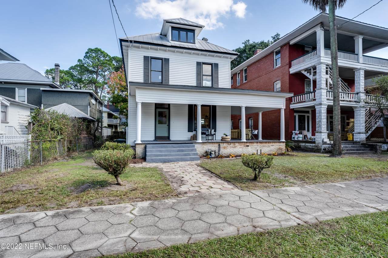 1543 Walnut St - Photo 1