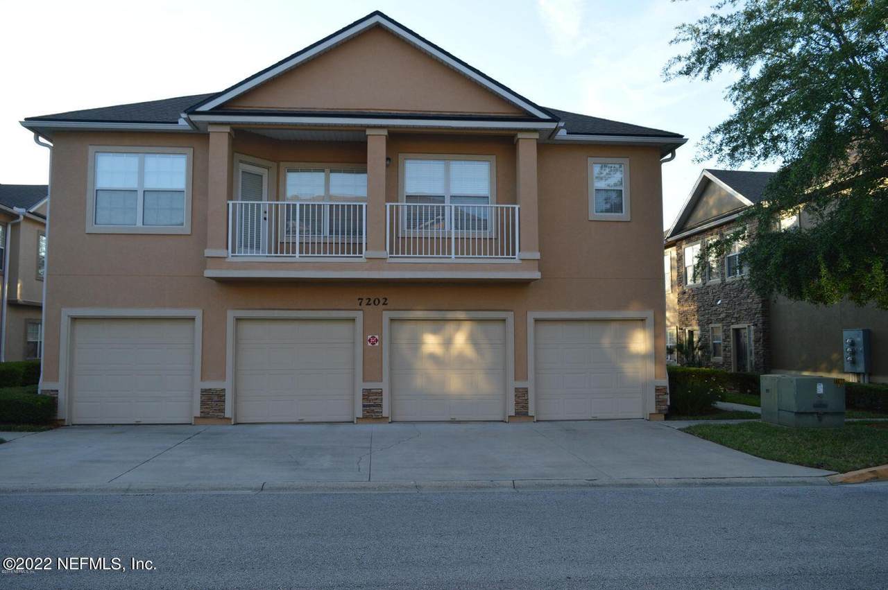 7202 Deerfoot Point Cir - Photo 1