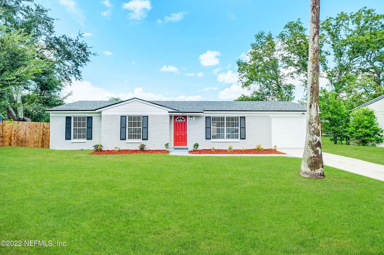 8127 Kenwood Dr - Photo 1
