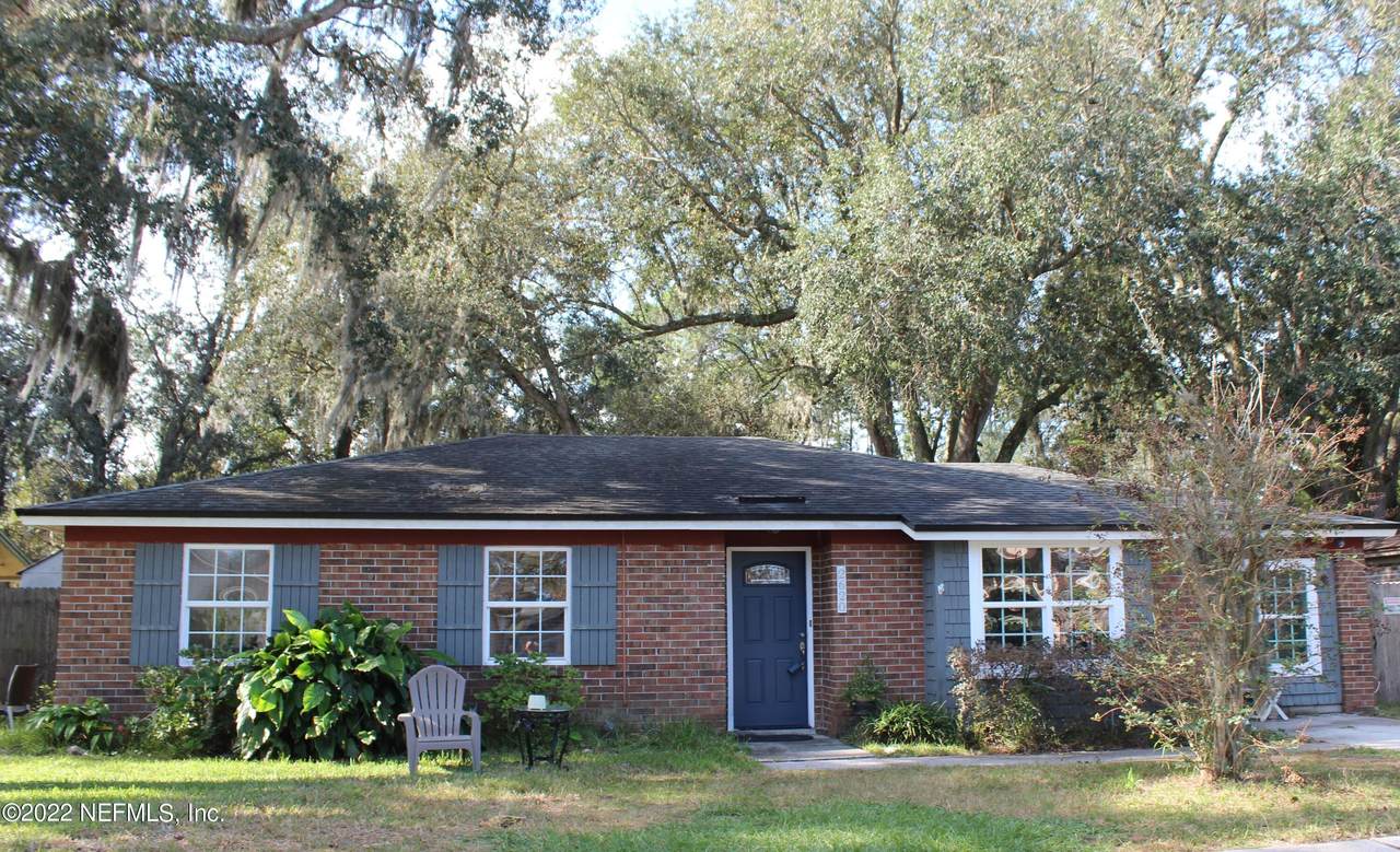 2620 Stern Dr - Photo 1
