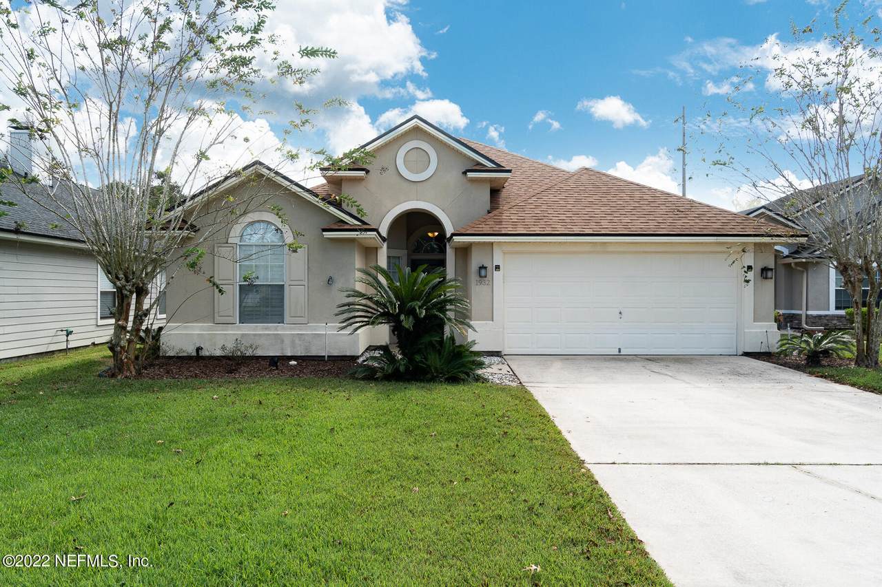 1932 Lake Forest Ln - Photo 1