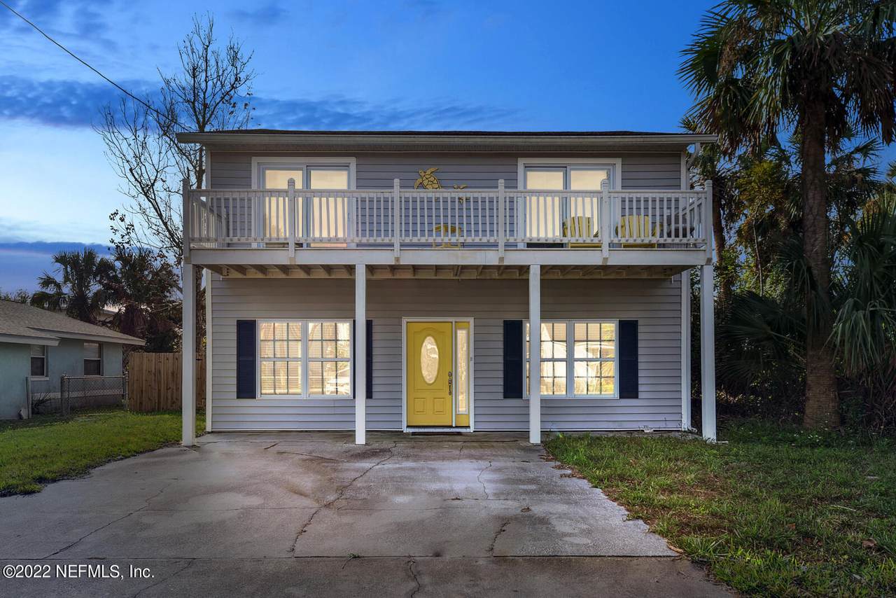424 7TH Ave - Photo 1