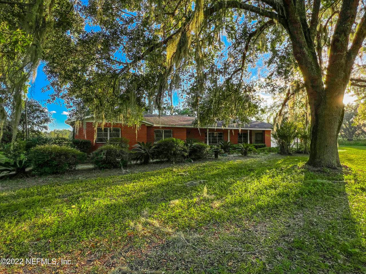 2025 156TH Ave - Photo 1
