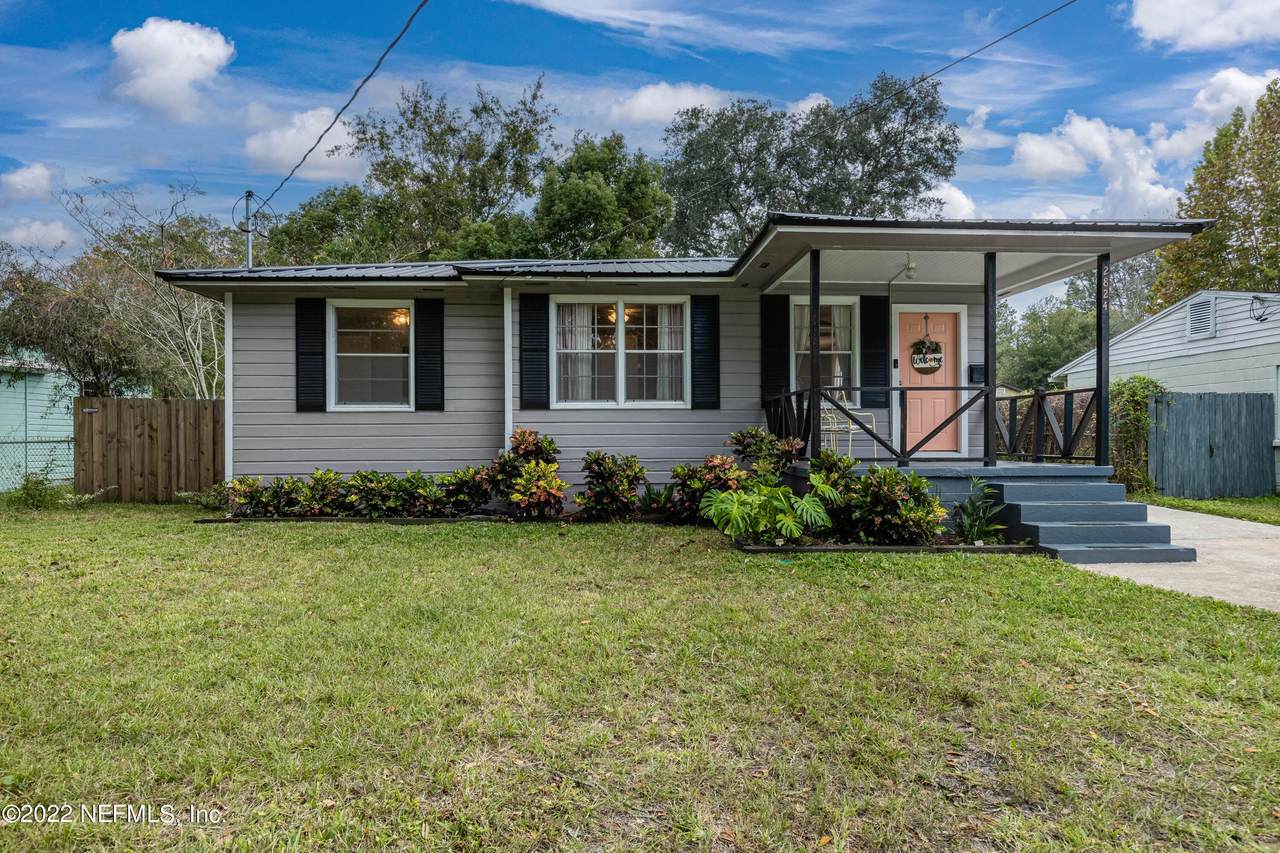2824 Ernest St - Photo 1