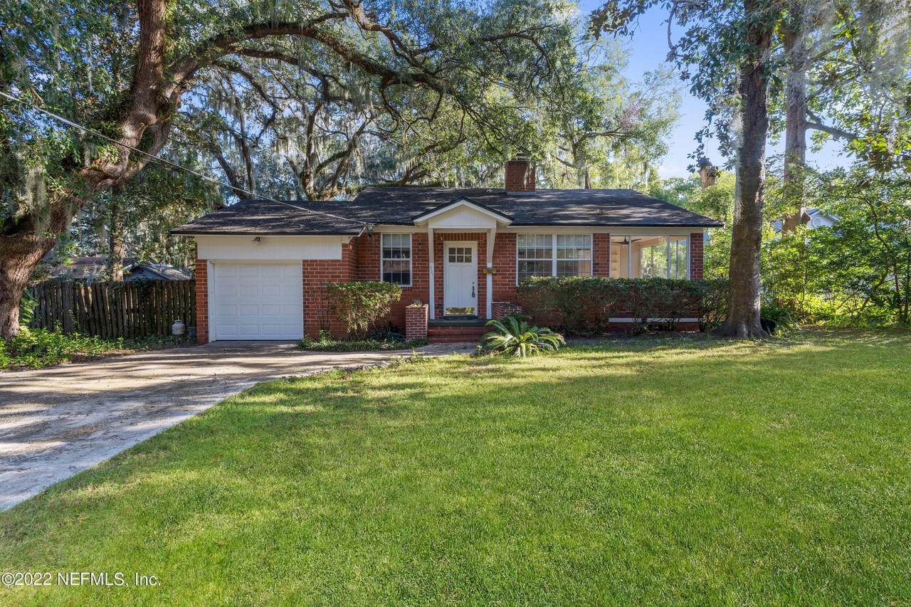 2721 Algonquin Ave - Photo 1