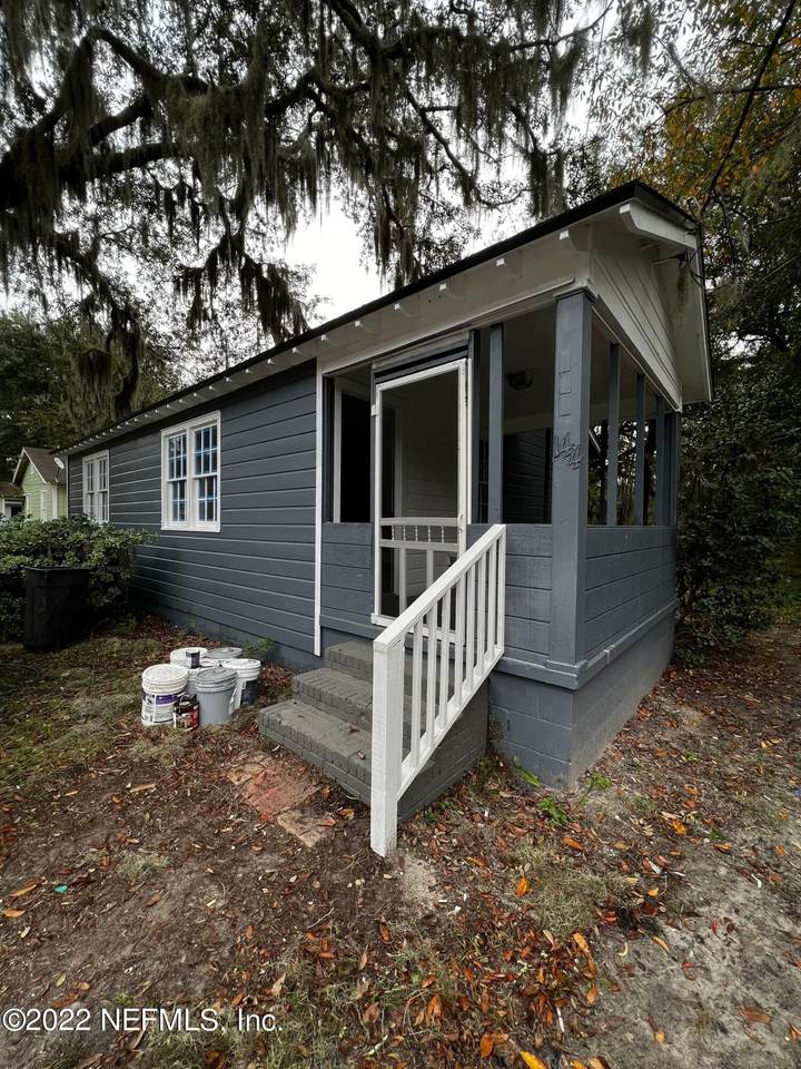 144 54TH St - Photo 1