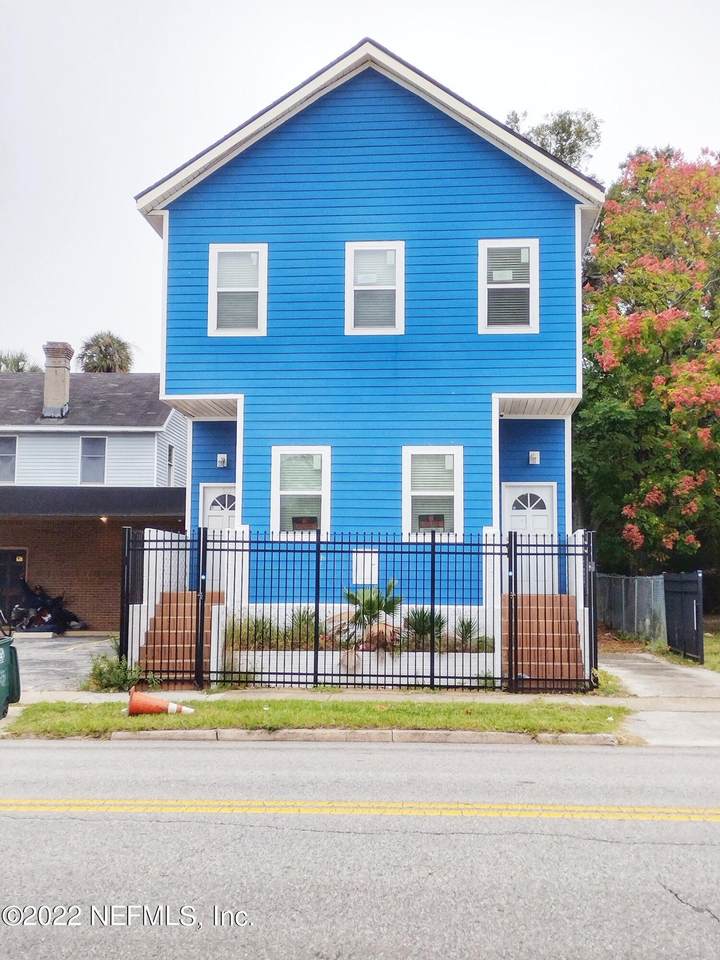 519 Newnan St - Photo 1