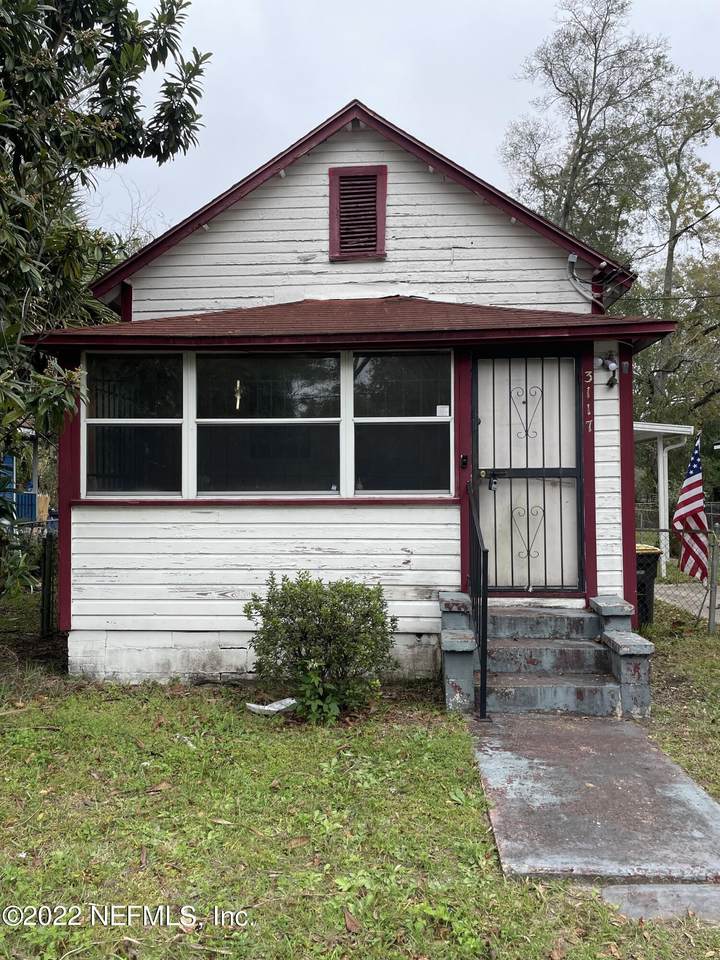 3117 Stuart St - Photo 1