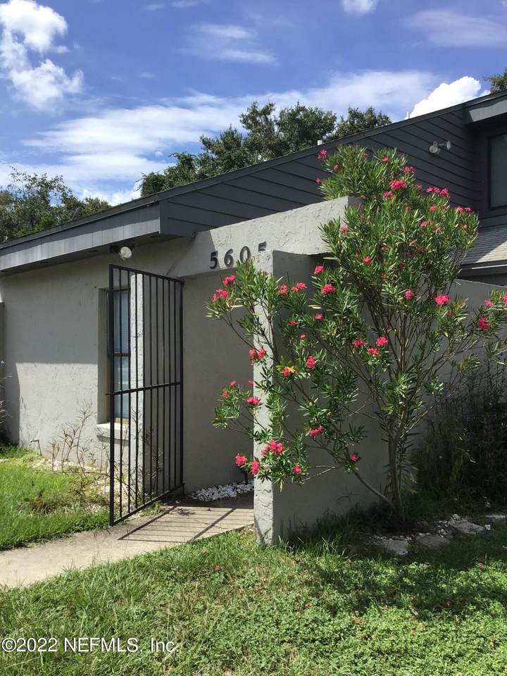 5605 Colony Pine Cir - Photo 1