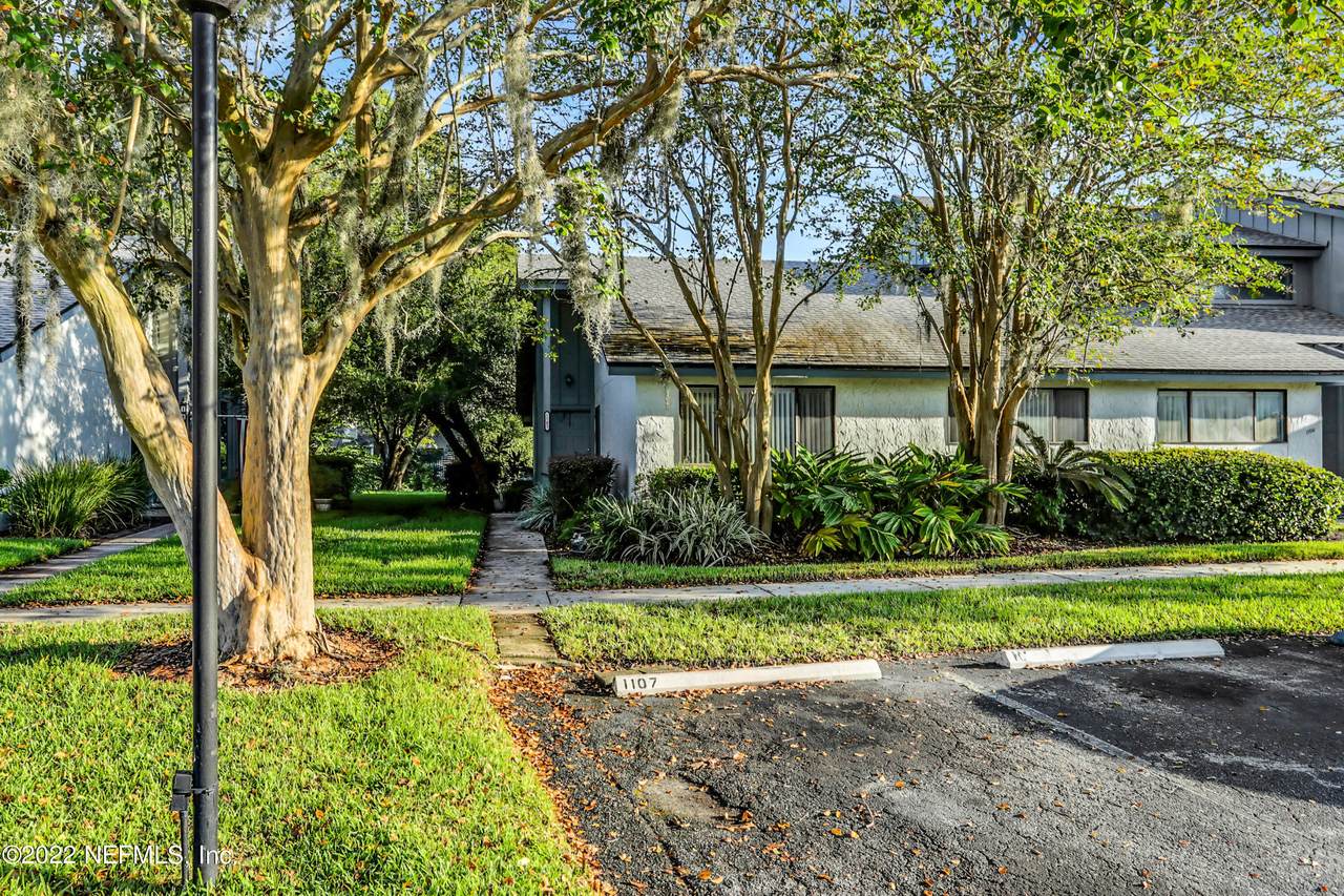 9360 Craven Rd - Photo 1