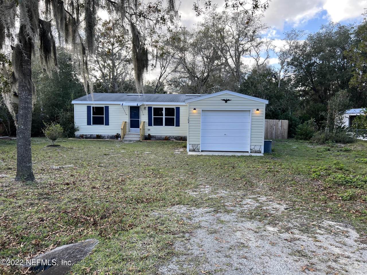 109 Kennedy Ave - Photo 1