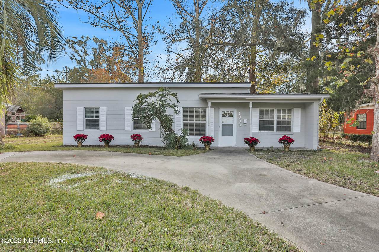 1630 Loyola Dr - Photo 1