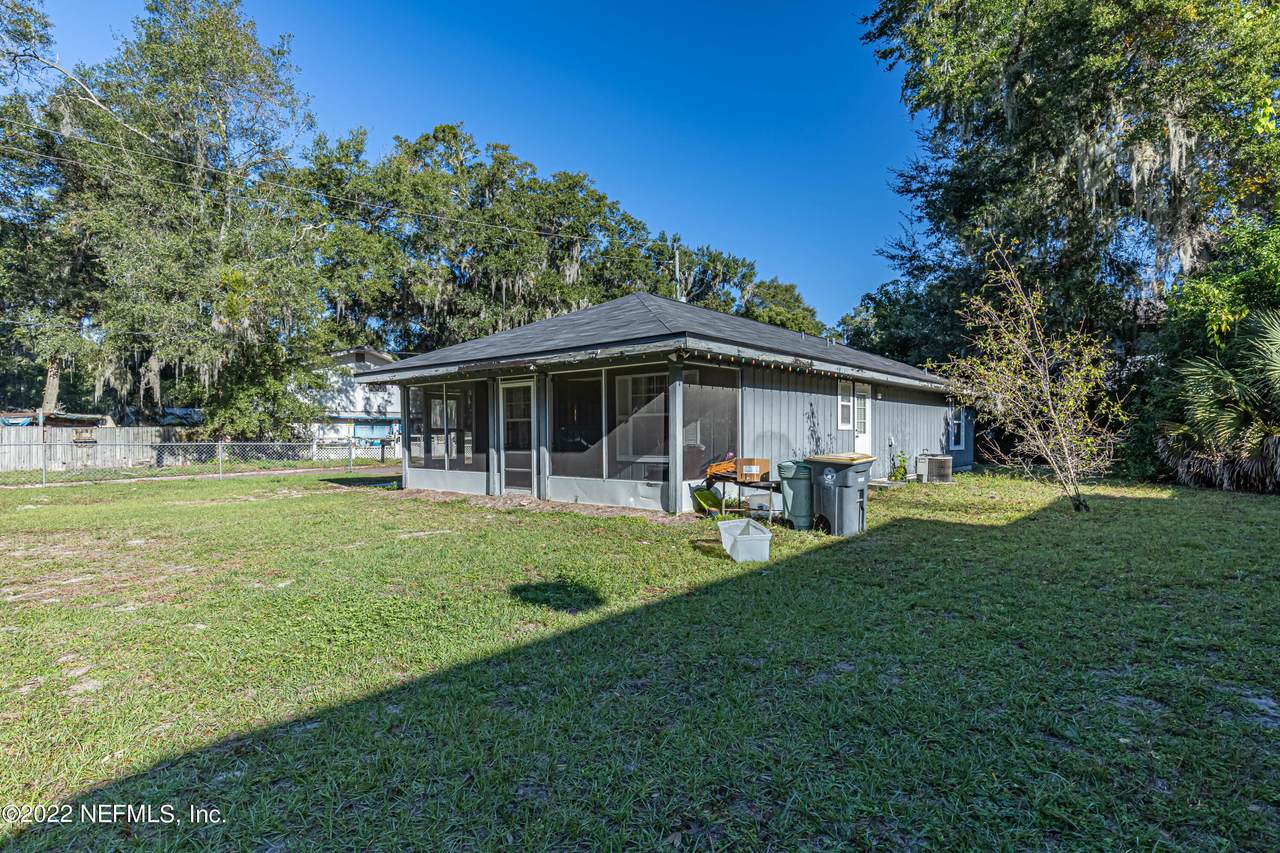 559 Lawton Ave - Photo 1