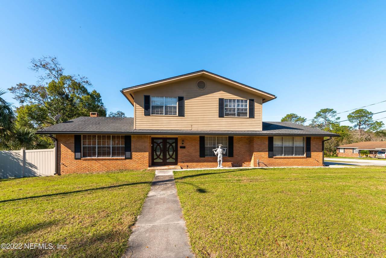 1080 Parkridge Cir - Photo 1