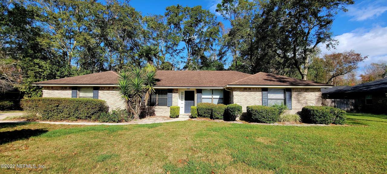 1995 Hawkcrest Dr - Photo 1