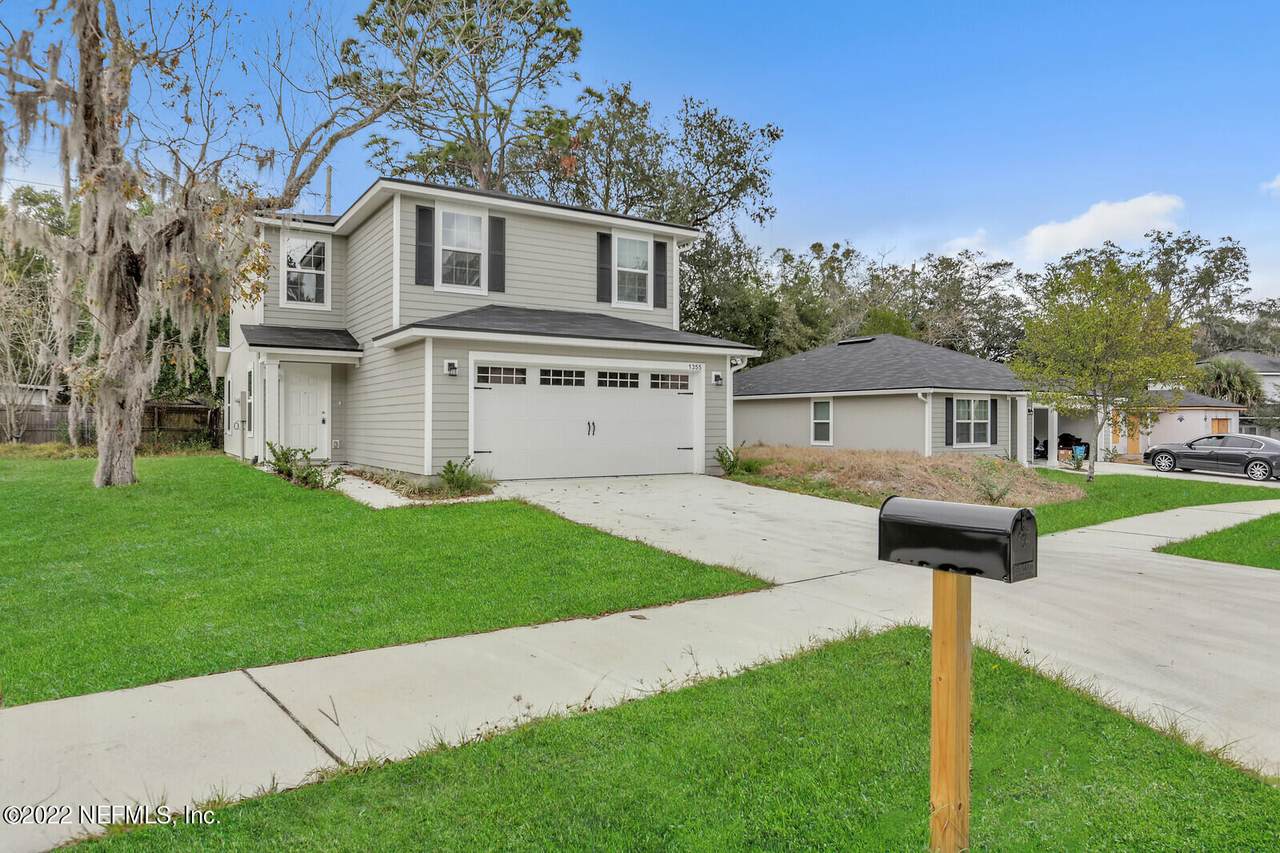 1355 Ottawa Ave - Photo 1