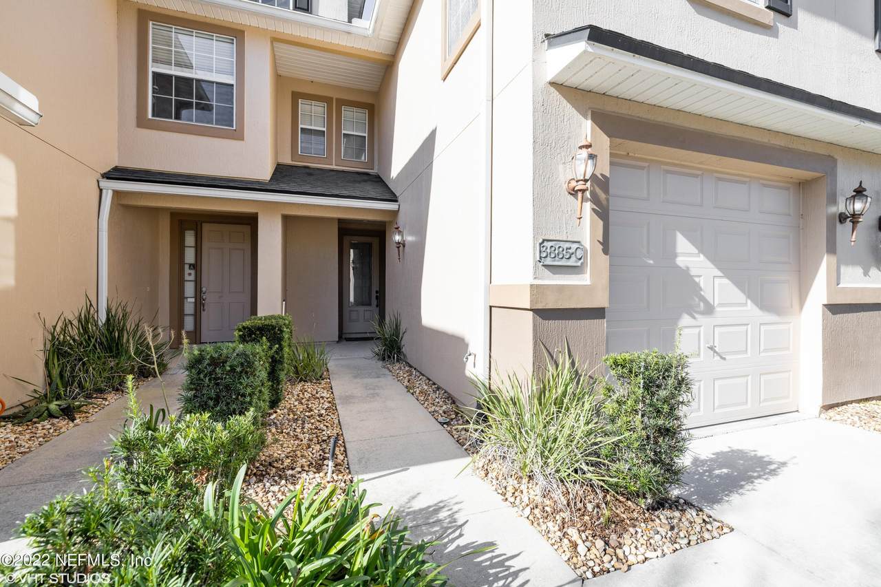 3885 Buckthorne Dr - Photo 1