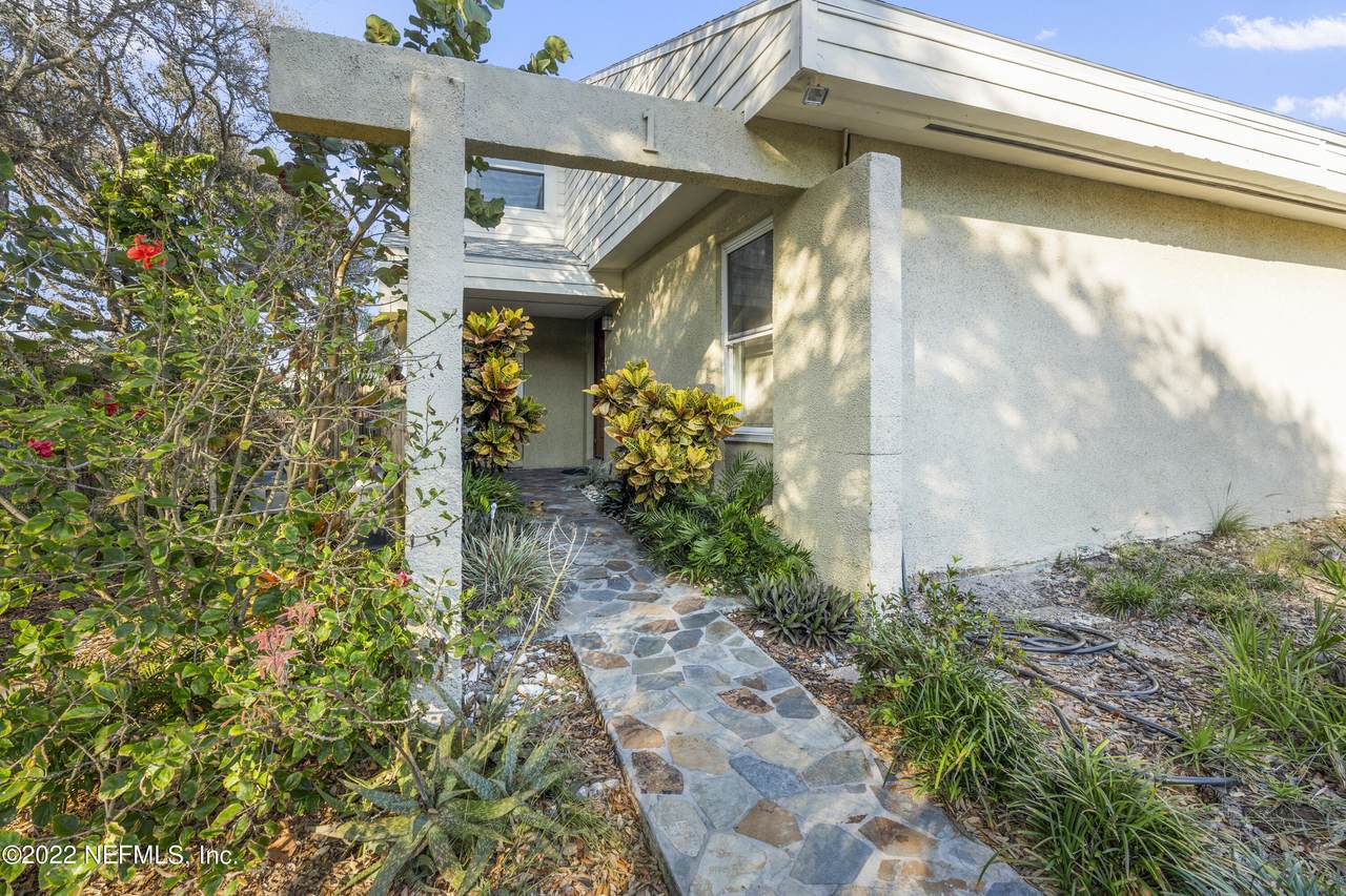 4501 Sandcastle Cir - Photo 1