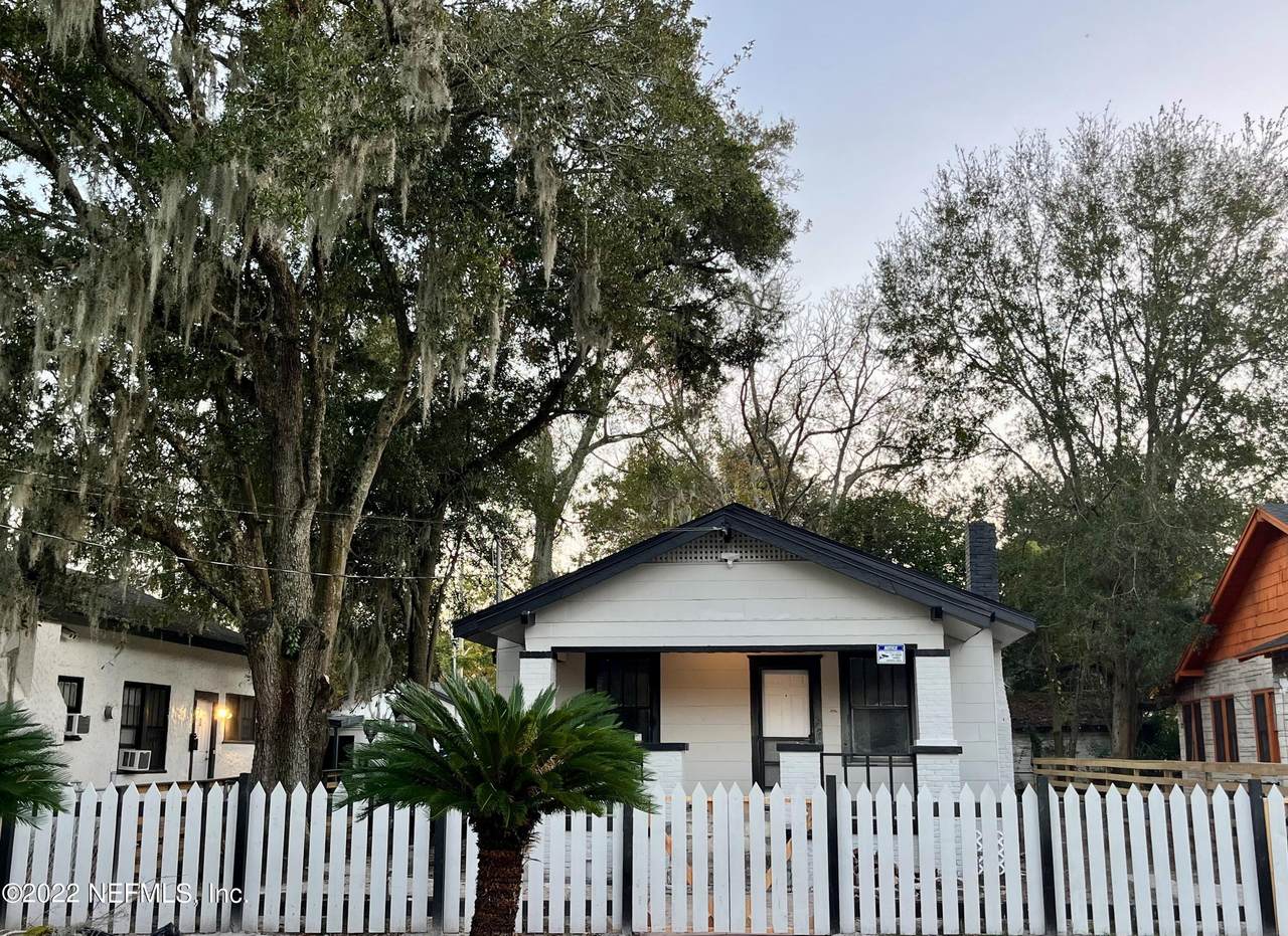138 23RD St - Photo 1