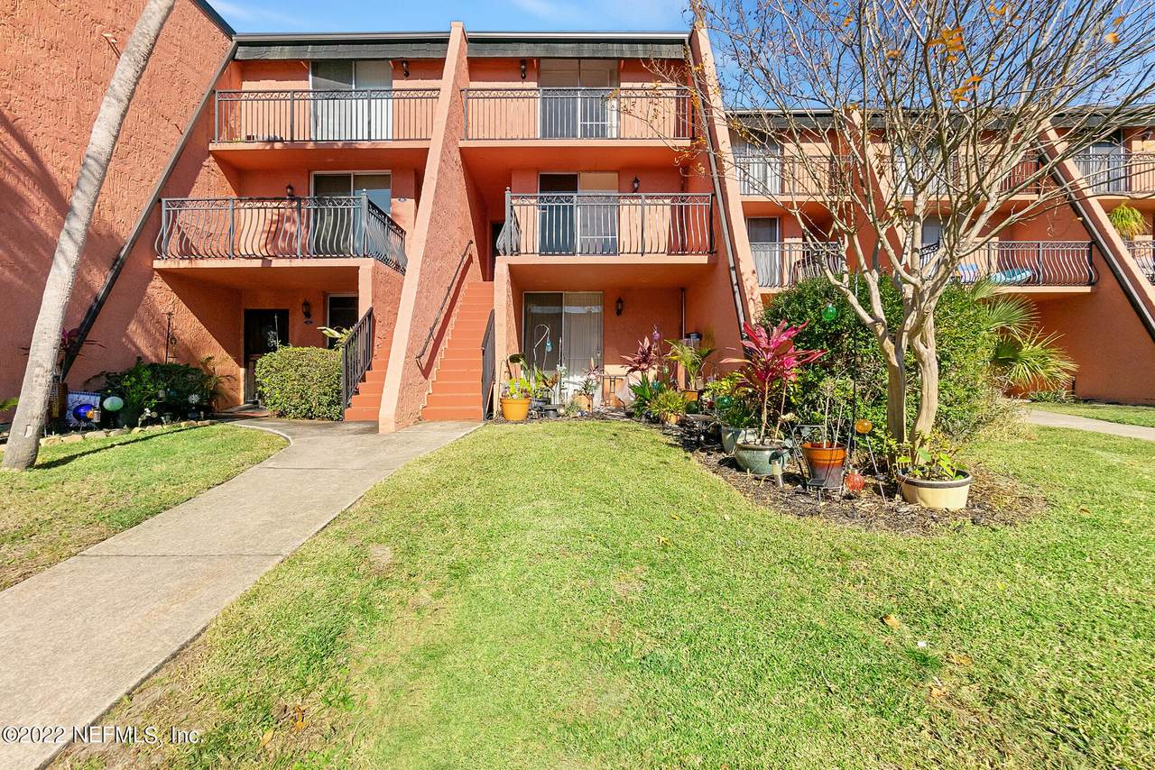 3401 Townsend Blvd - Photo 1
