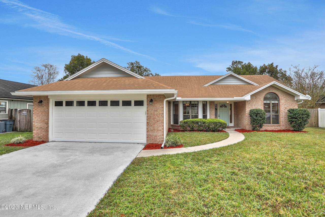 8483 Bandera Cir - Photo 1
