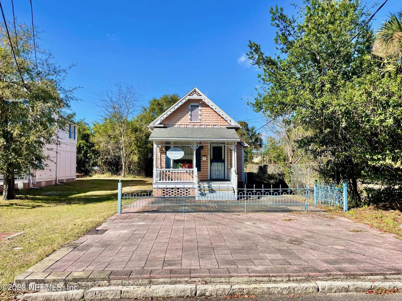 626 May St - Photo 1