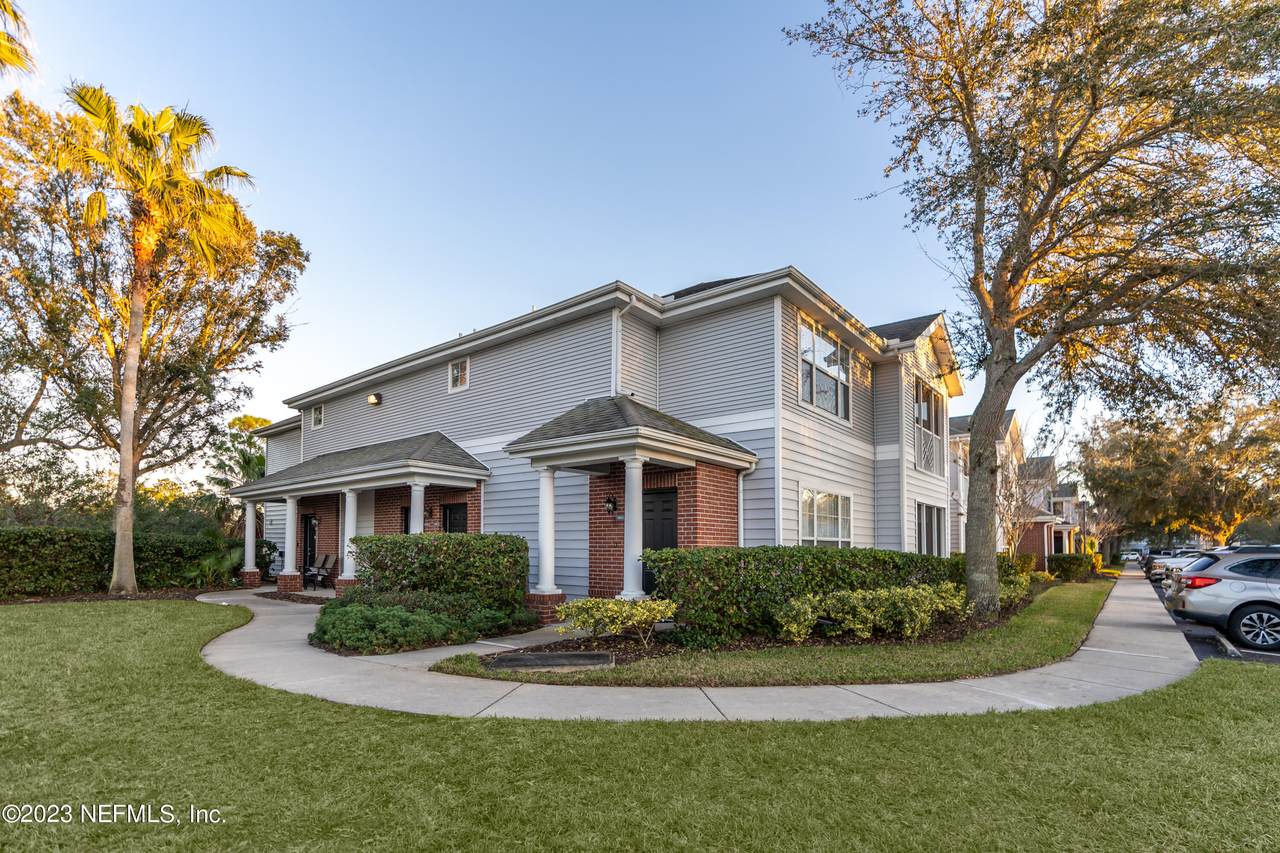 11201 Harbour Vista Cir - Photo 1