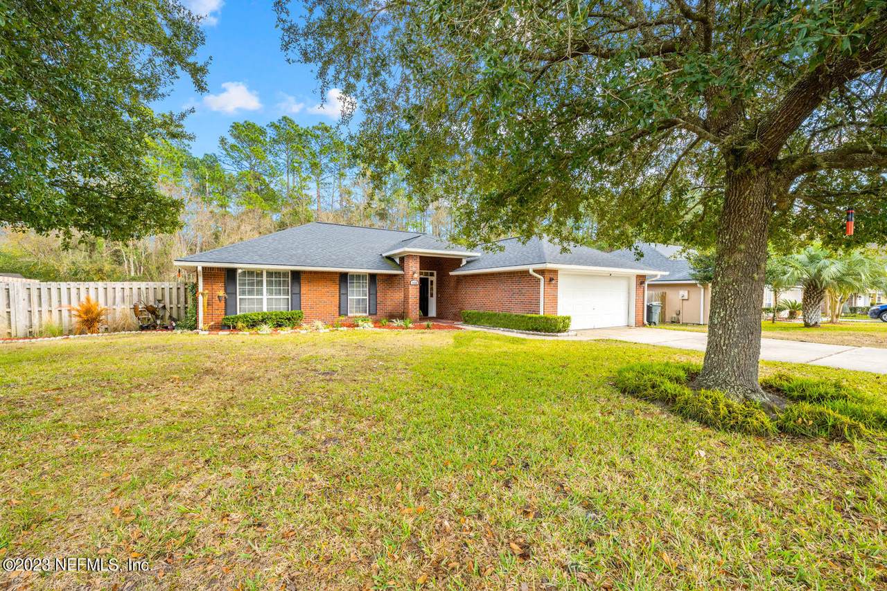 1435 Summit Oaks Dr - Photo 1
