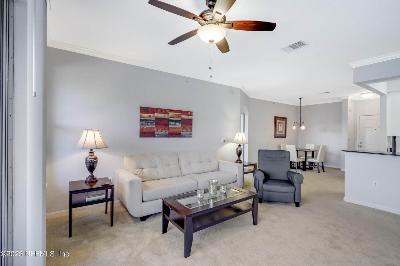 8539 Gate Pkwy - Photo 1