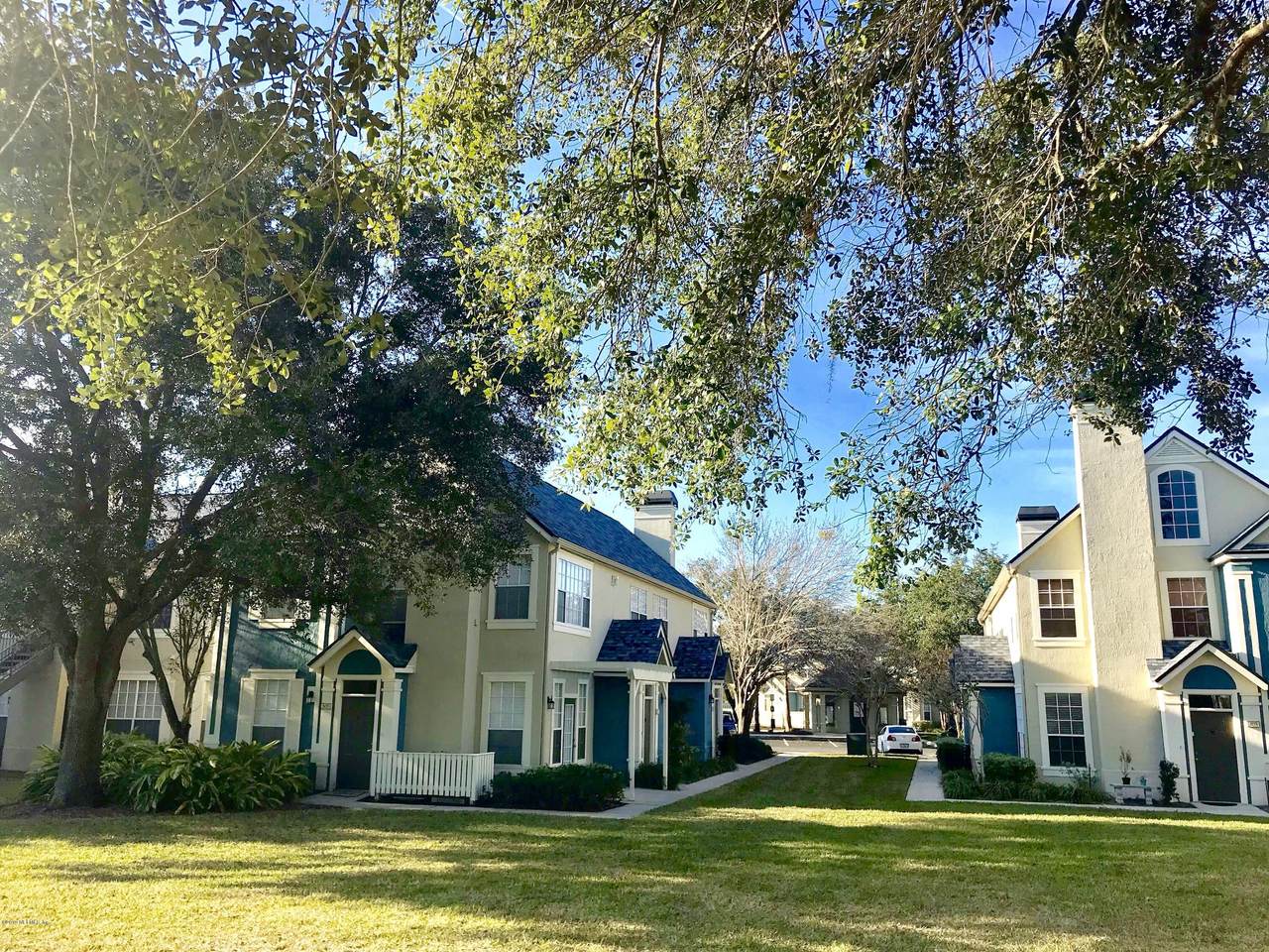 13700 Richmond Park Dr - Photo 1