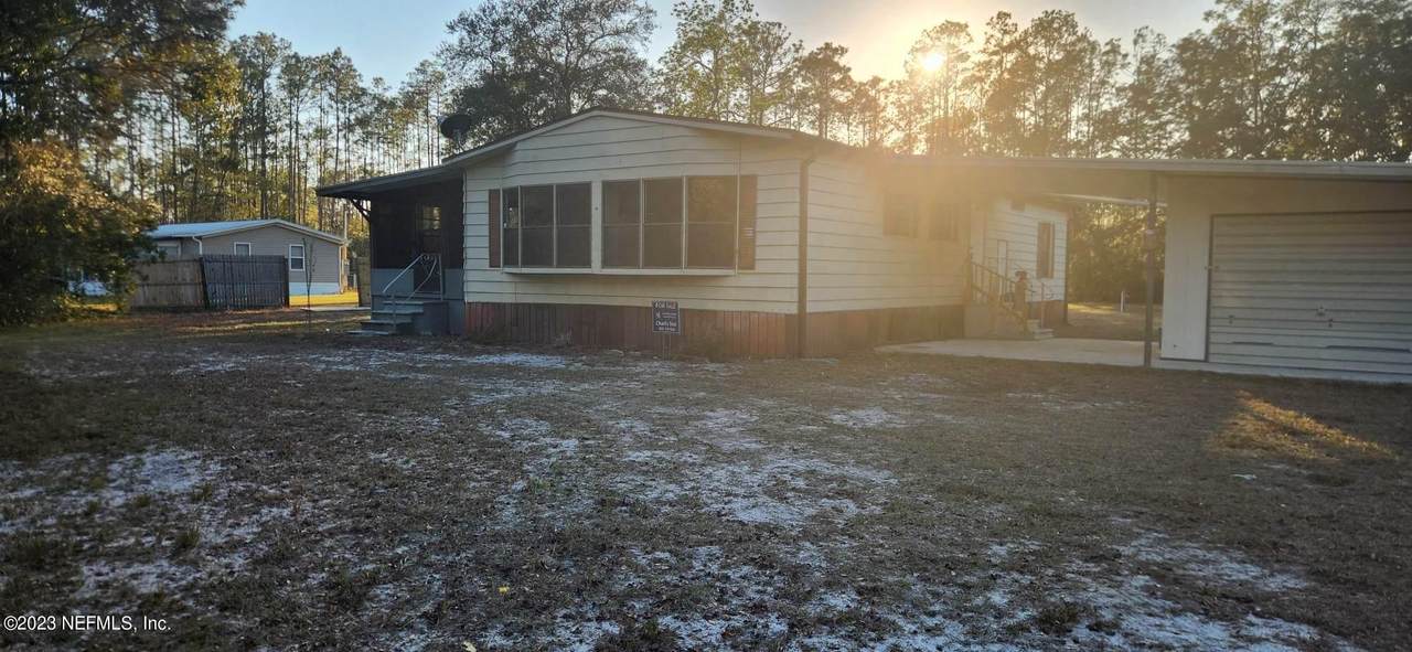 411 Plantation Pines Dr - Photo 1