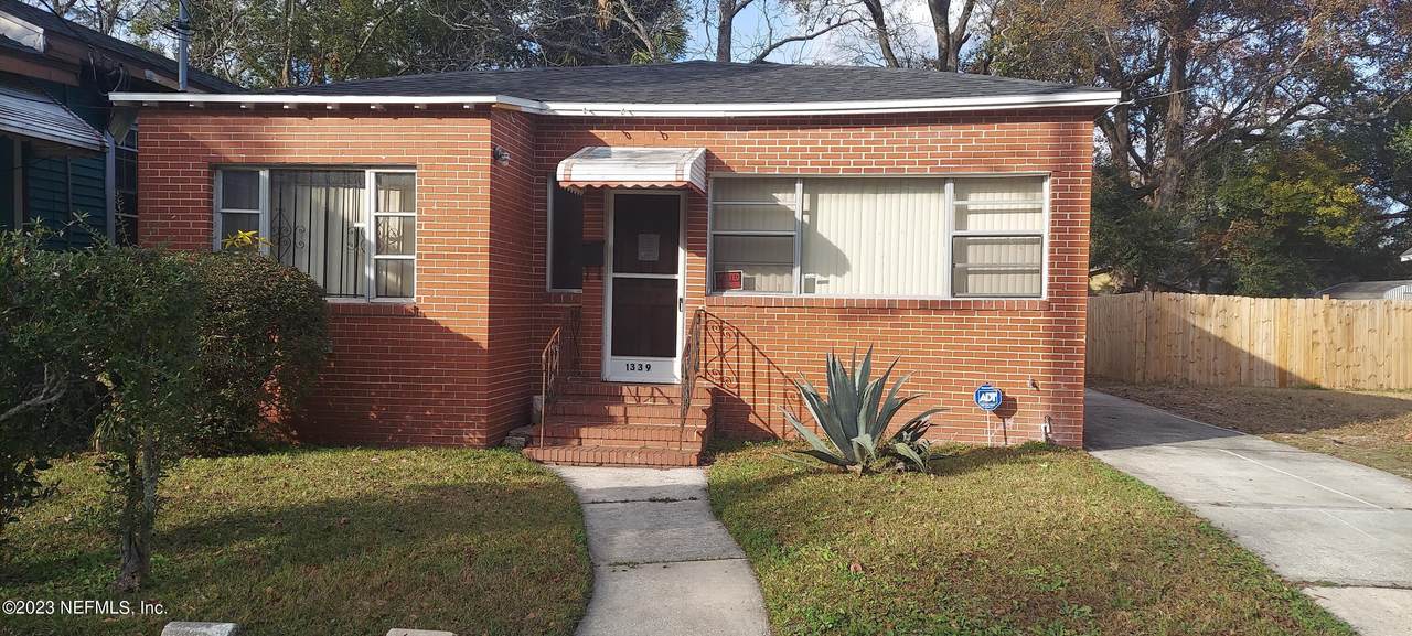 1339 8TH St - Photo 1