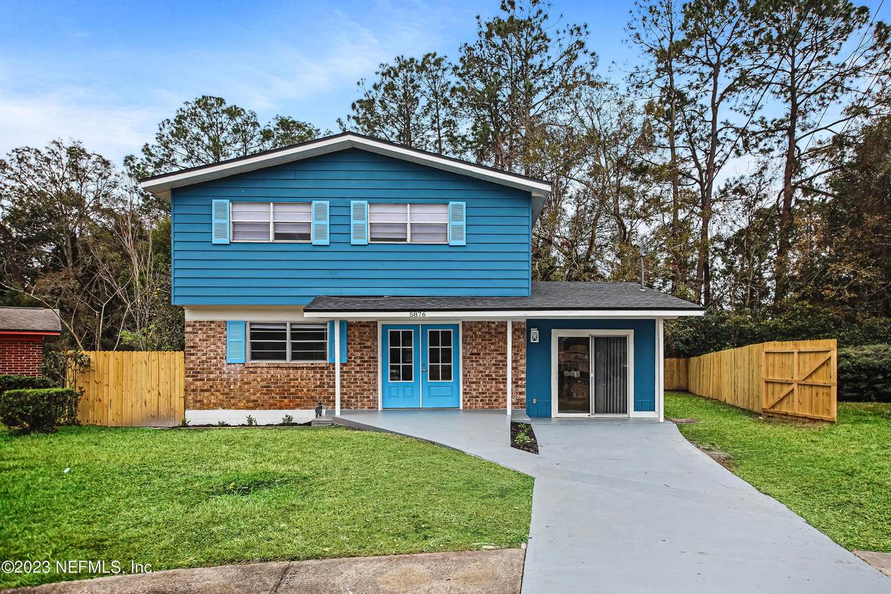 5876 Carver Pines Ct - Photo 1