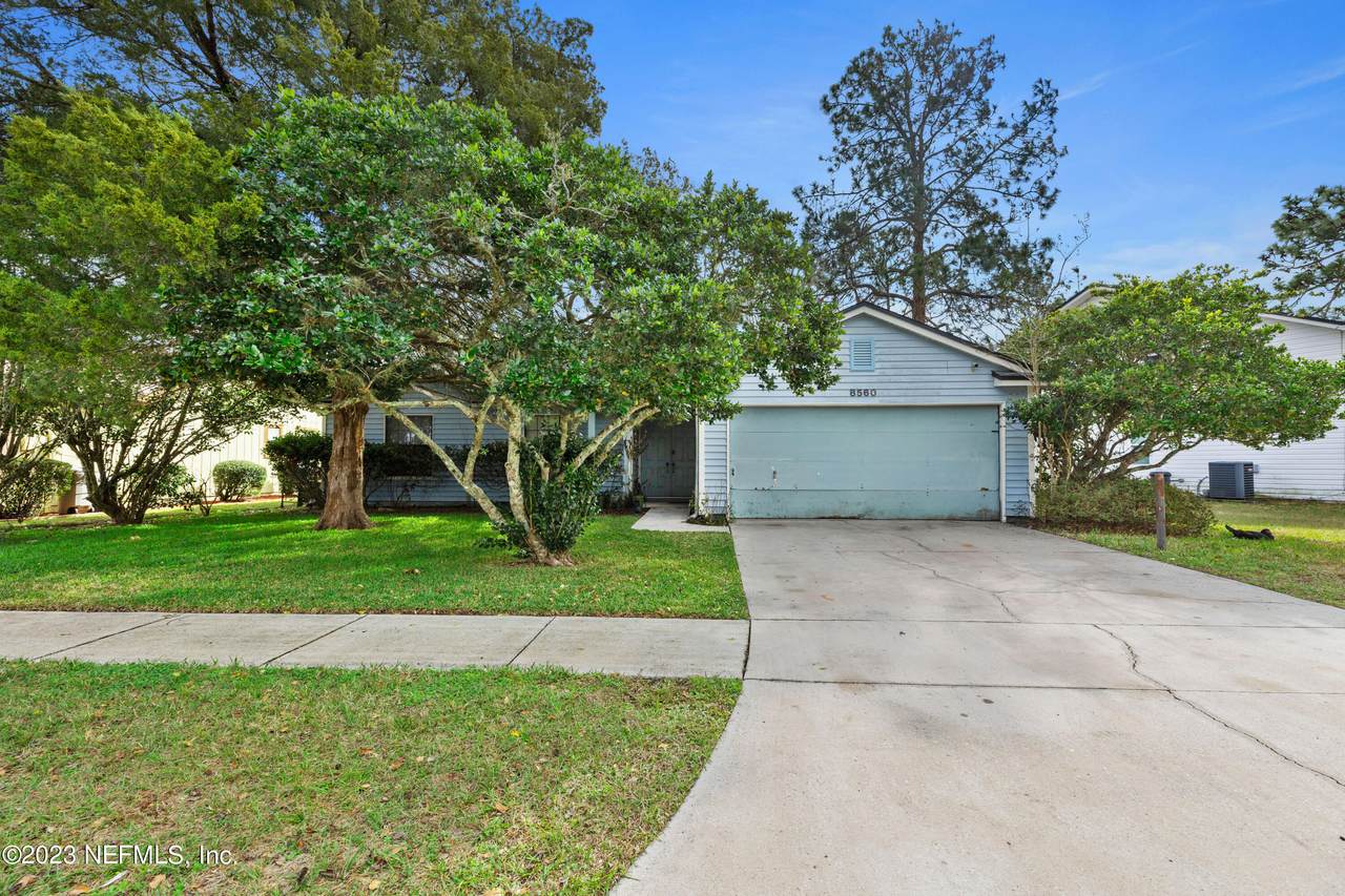 8560 Moss Pointe Trl - Photo 1