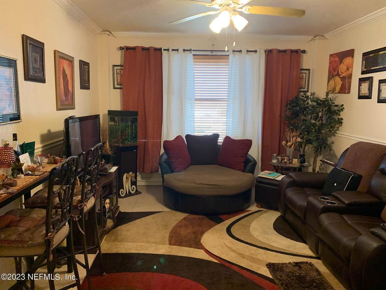 311 Ashley St - Photo 1