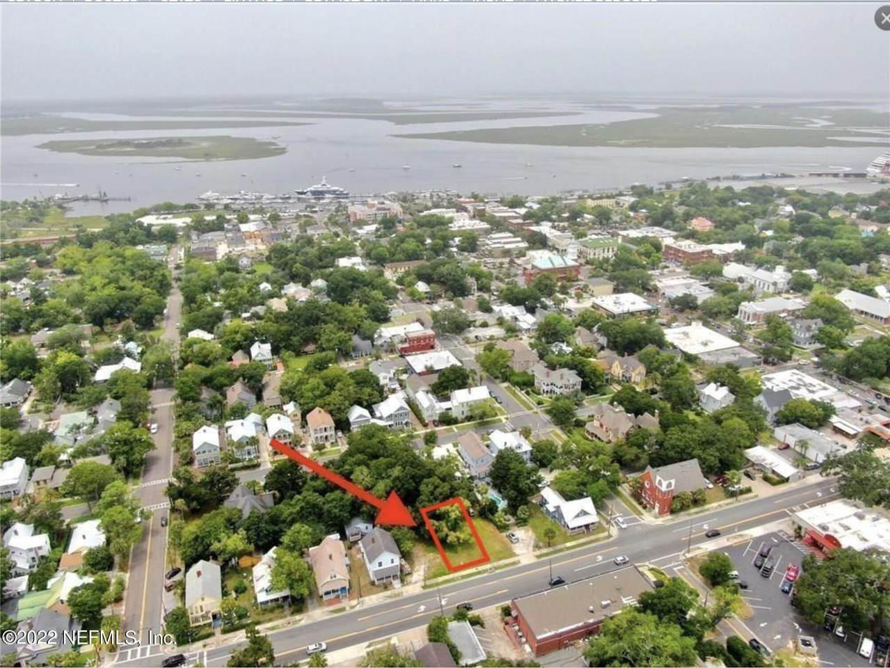 109 8TH St - Photo 1