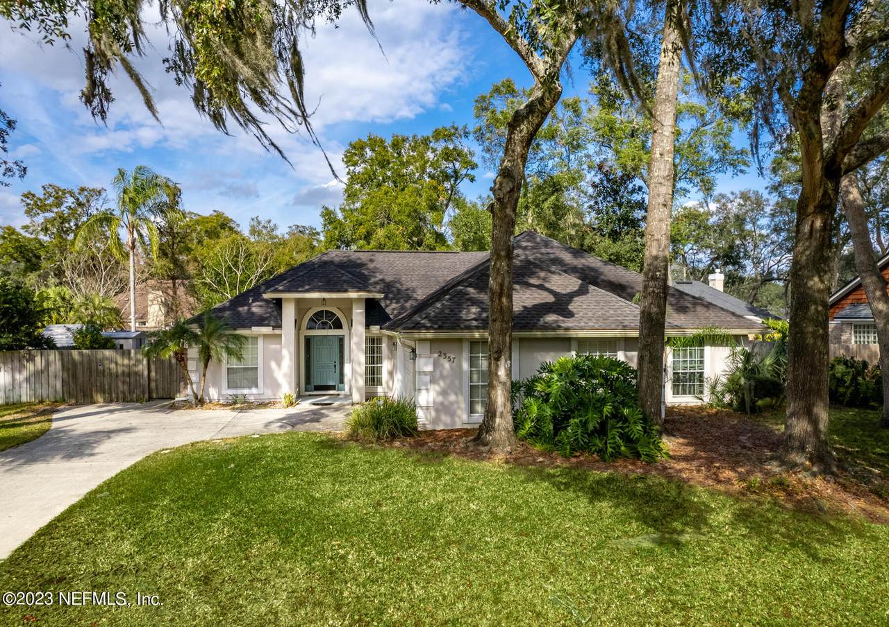 2357 Oak Forest Dr - Photo 1