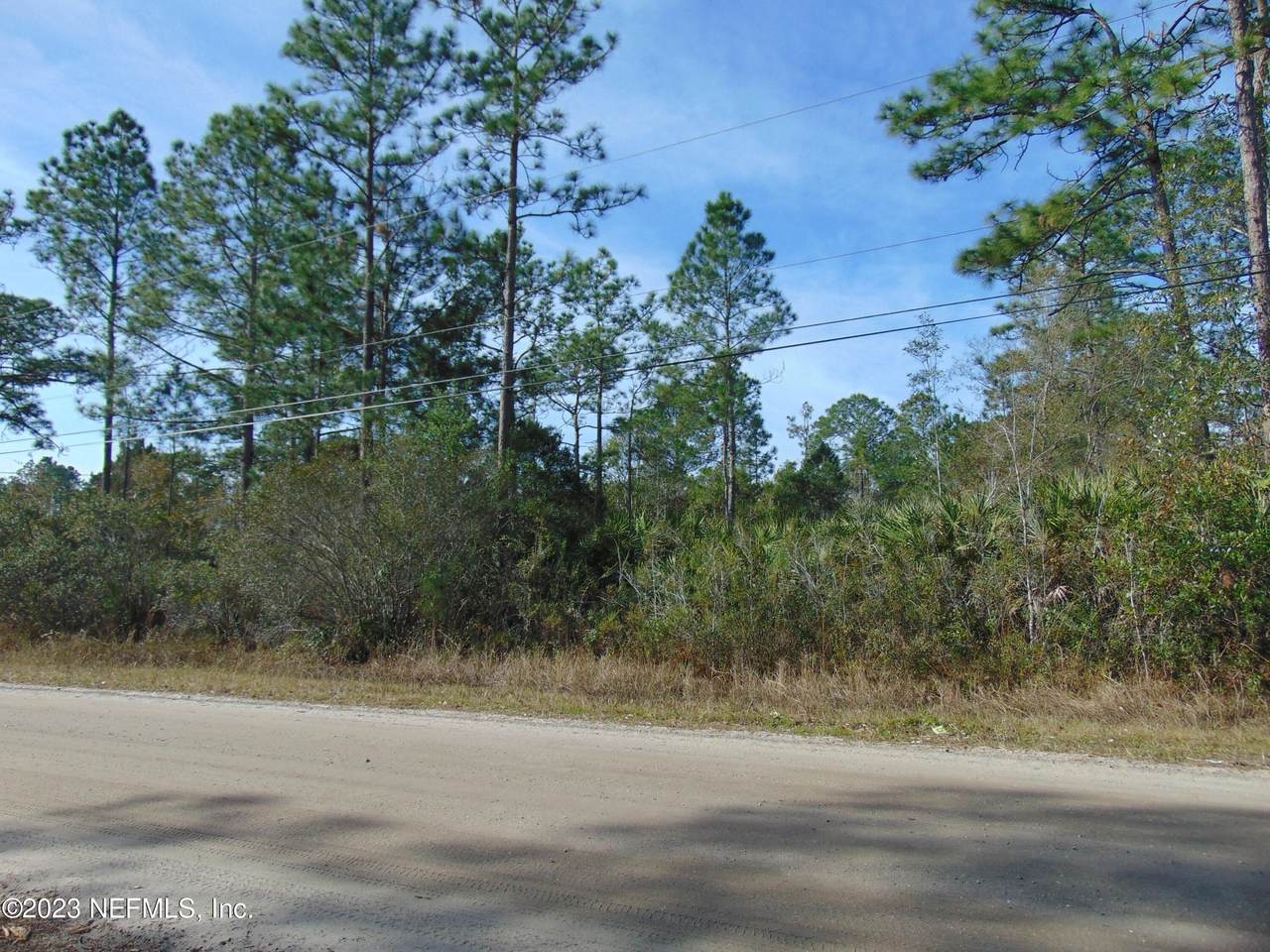 2864 Spruce St - Photo 1