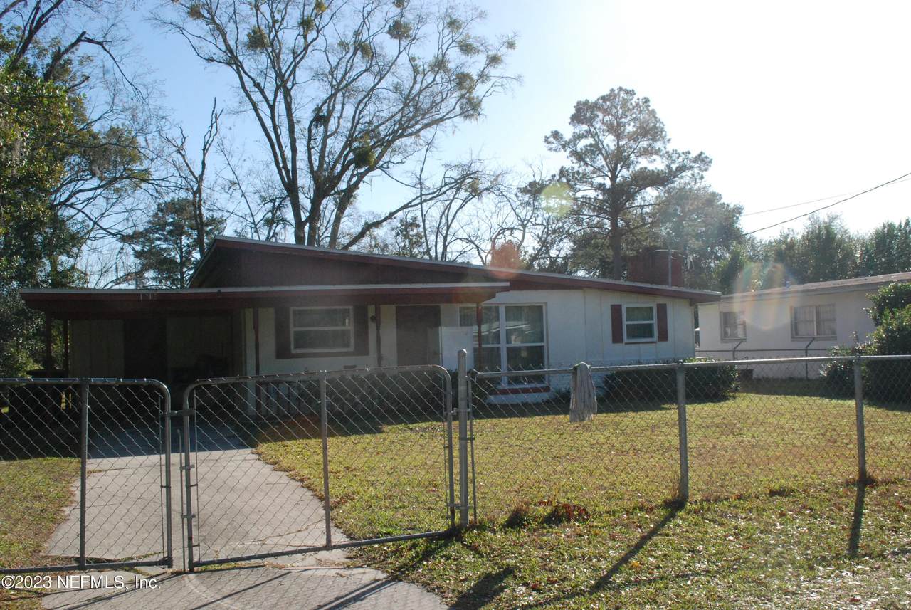 1913 Marquis Dr - Photo 1