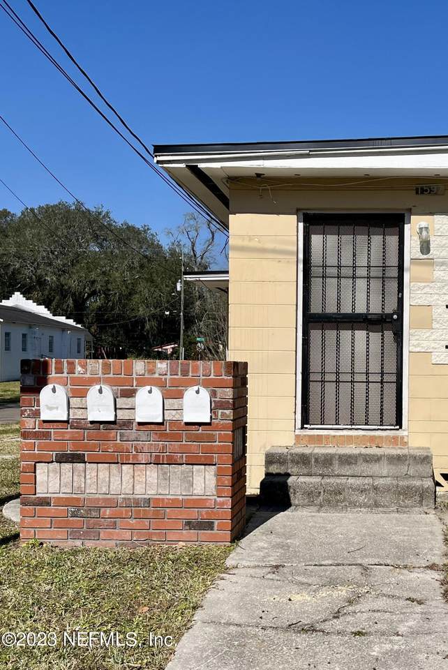 1599 30TH St - Photo 1