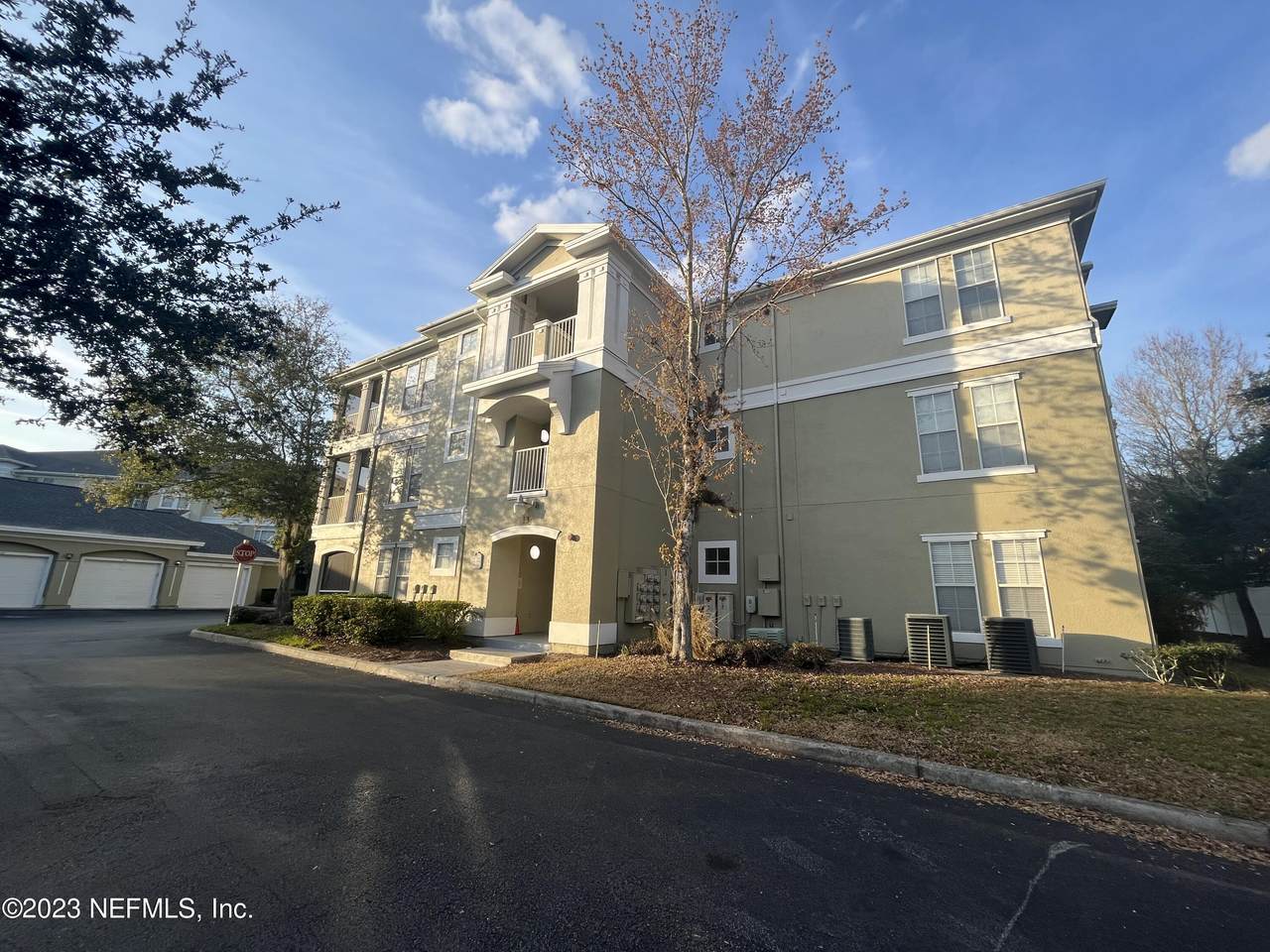 8290 Gate Pkwy - Photo 1