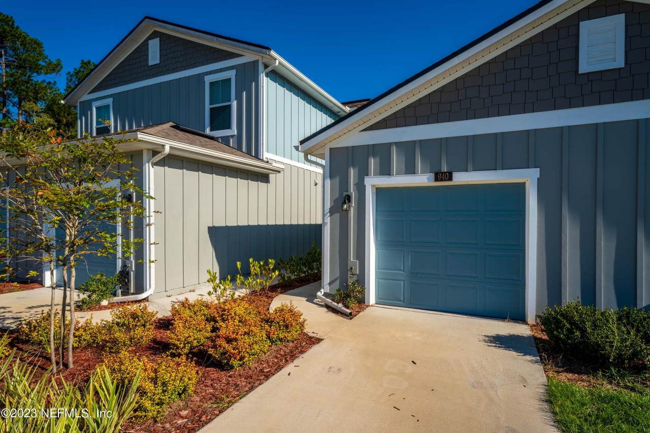 940 Capitol Pkwy - Photo 1